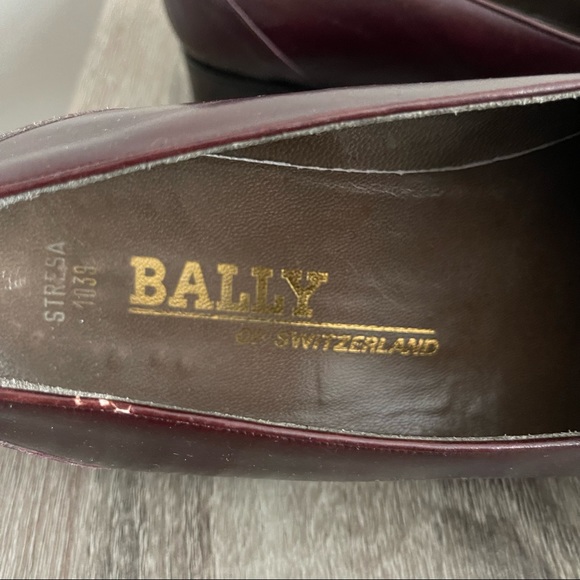 BALLY SWITZERLAND // burgundy leather vintage loafers (Sz. 8.5) - Picture 2 of 6